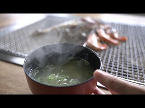 八峰町の日常をおすそわけ | YAMAMOTO Brewery 山本酒造店 | 新鮮魚介を炉端焼き | 夕陽を臨む民宿 | 果樹農家の梨ソース･ポークソテー | しょっつる | 白瀑神社 | 五能線