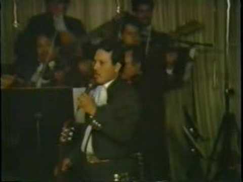 Mariachi Los Galleros de Pedro Rey- Popurri Roberto Cantoral