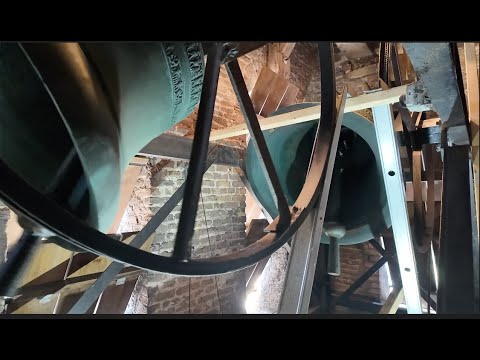 Sprundel (NL), de kerkklokken en het carillon van de St. Joannes de Doperkerk