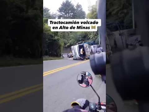 ⚠️Vehículo volcado en Santa Bárbara
