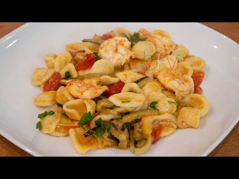 PASTA WITH SHRIMP, ZUCCHINI AND DATTERINI TOMATOES - Good, Easy, Quick