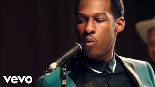 Leon Bridges - Smooth Sailin&#39; (Live)