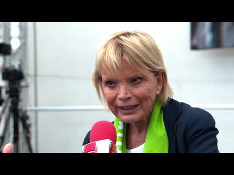 21.06.2019 // Uschi Glas auf dem roten Sofa