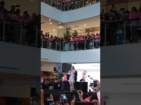 180812 Lisa moonshot sing Stay first time in Thailand
