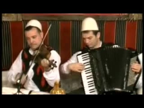 Martin Gojani - Oj tokë e Kosoves-Rreth Oxhakut (LIVE)