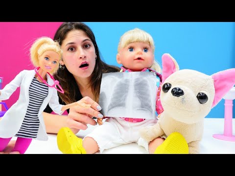 Ayşe hastalanan Gül'ü doktora götürüyor! Baby Born bebek ile bebek bakma oyunu