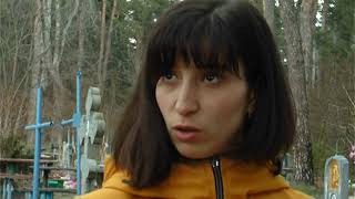 Мешканці Мерефи скаржаться, що комунальники пошкодили намогильні споруди