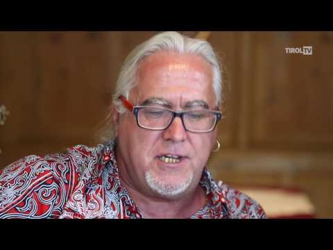 Indonesisches Batak Volkslied gesungen von Hermann Delago und Nadine Beiler