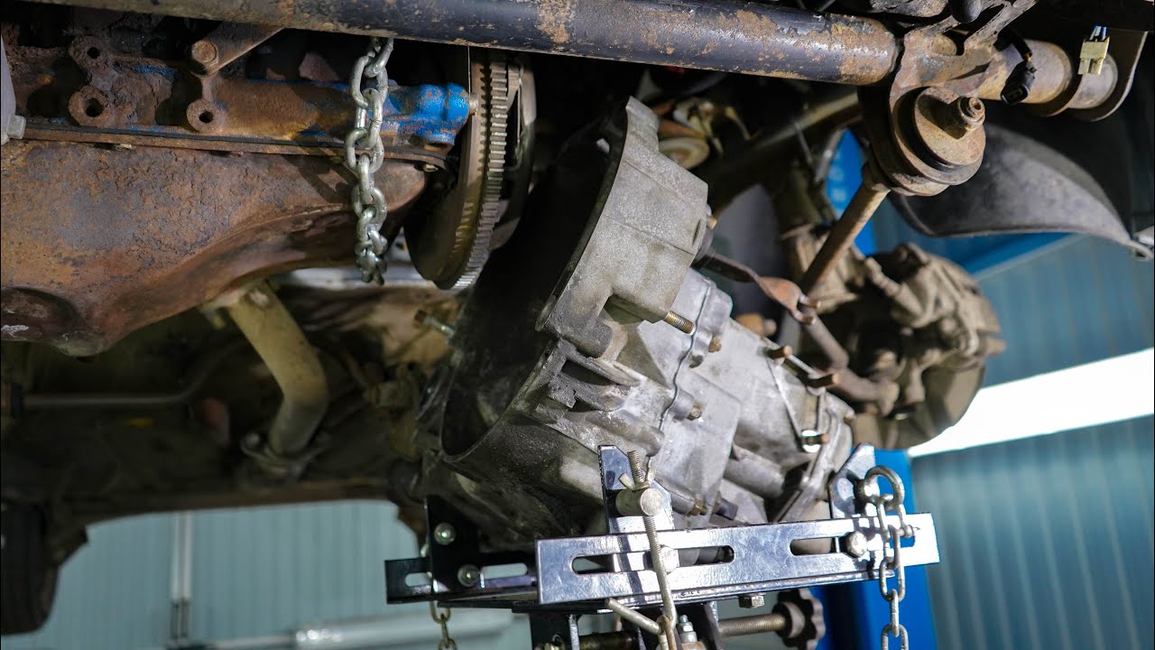 Вилка выжимного коробки ваз 2114. Тяга привода переключения передач 2112. Как поставить коробку 2110. Ваз 2114 крепление коробки передач. Крепления для коробки передач ваз 2112.