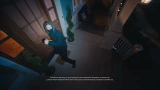  Burglar flees house on seeing a cam