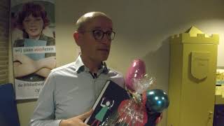 Informatiekoffer wordt uitgereikt op basisschool De Hoef