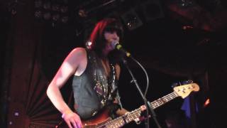 Band of Skulls - &quot;Patterns&quot; (Live at The Troubadour in Los Angeles on 12-11-09)