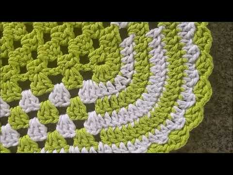 LINDO TAPETE DE BARBANTE VERDE LIMAÁO COM BRANCO