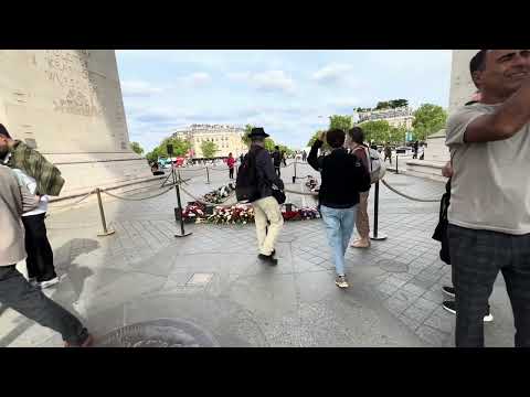Eiffel Tower daytime
