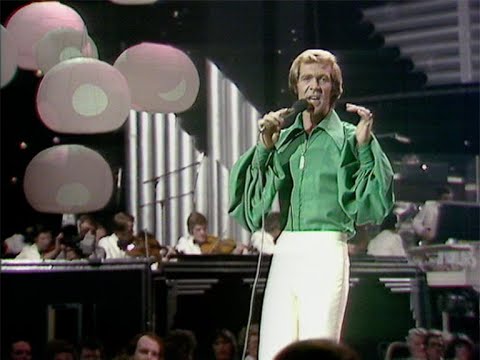 Stuart Gillies — "Lady Love" (BBC Cabaret Showtime, 1978)
