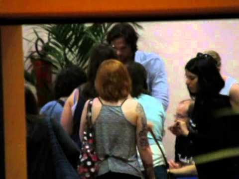 JUS IN BELLO 5 Supernatural Con 2014 - JIB5 - Jared show his hair his fans