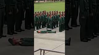 Soldier drops during the most important event 🤐