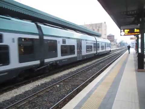 Treno delle strenne2019 di TRENORD riparte per Milano. Mantova, 8/12/19. VIDEO MIO