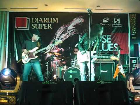 2011 Rama Satria & The Electric Mojos Feat. Arya Satria Claproth - Love Hate Relationship