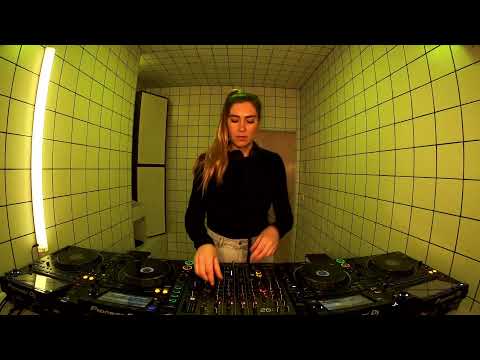 female:pressure - KYA.debrah / December 6 / 5pm-6pm