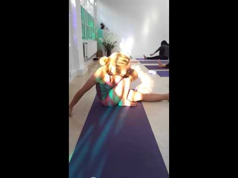 Ashtanga Yoga Twisting, Marichasana C with Kino Part One