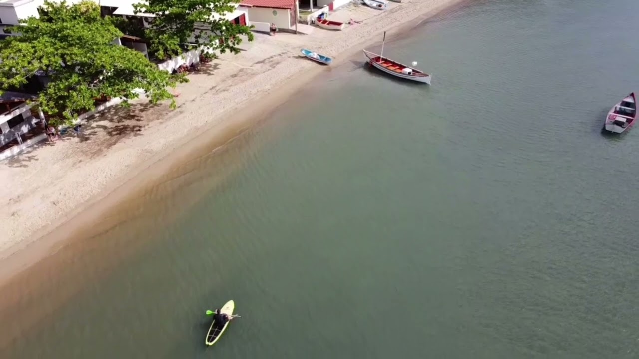 Um vôo panorâmico na praia da Caieira da Barra do Sul  com DJI mini 2