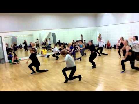 Dashaun Wesley Teaches Vogue choreo Helsinki Finland