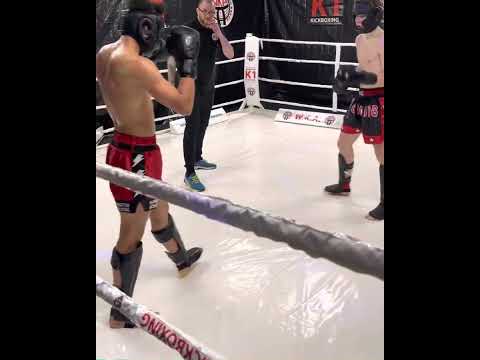 WKA Amateur English Middleweight Title ( K1 Rules ) : Round 3.