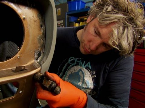 How To Fit New Panels: Ford Escort Wings - Wheeler Dealers