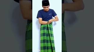 Download lagu How to wear Lungi Perfect smart way in just Few second #clothes #style #shorts mp3