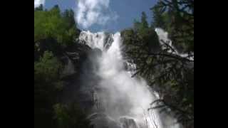 preview picture of video 'CASCATE NARDIS, STREPITOSA FORZA E BELLEZZA - Val di Genova - Pinzolo- Trentino'