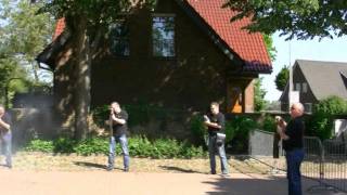 preview picture of video 'Böllern auf dem Maifest in Esserden (01.05.2011)'