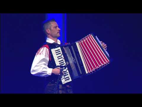 Ansambel Jug & Sandi Jug - Alpski polka (ZIMSKI VEČER Z ANSAMBLOM JUG 2017)