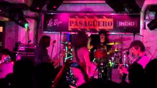 Rulo y La Contrabanda - La Cabecita Loca (En Directo desde Pasagüero)