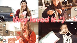 SURPRISING all my single friends with VALENTINE’S DAY GIFTS!!