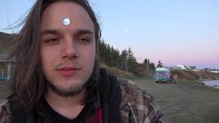 Hôtesses D'Hilaire et Fred Fortin: Caraquet meilleur que Coachella