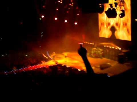 AC/DC - Highway To Hell (Live In Prague 2009)