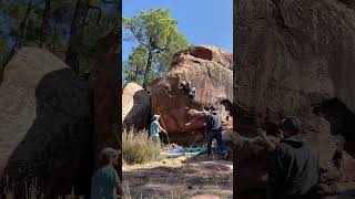 Video thumbnail of Salto base, 7a. Albarracín