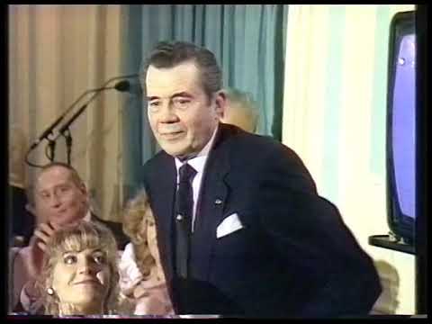 Dirk Bogarde Presents Best Actress to Natasha Richardson