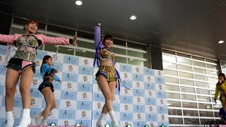 バーレスク東京の皆さんが競輪場でパフォーマンス②