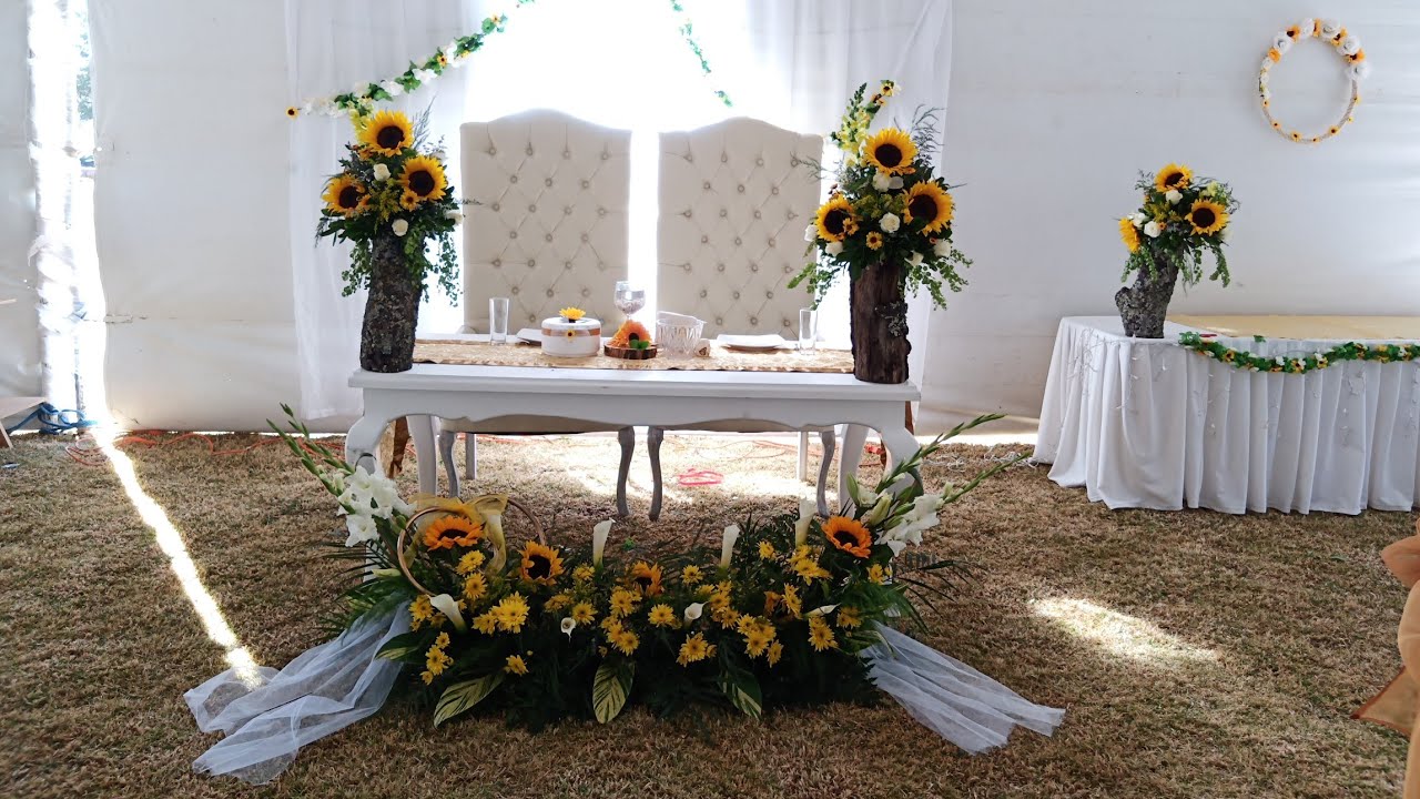 Montaje de mesas para boda en color dorado/Decoración con girasoles 🌻🌻