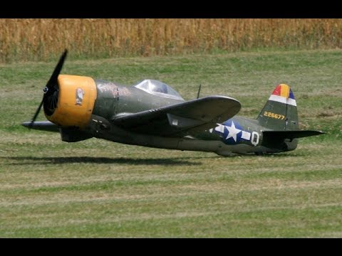 FORCED LANDING LARGE SCALE RC P-47 THUNDERBOLT - OZZY AT WILLIS WARBIRDS - 2014