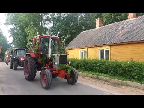 Парад транспортных средств в Граверах