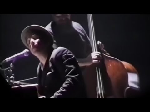Tango Till They're Sore - LIVE Paris 2000 Tom Waits
