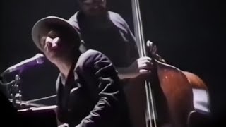 Tango Till They're Sore - LIVE Paris 2000 Tom Waits