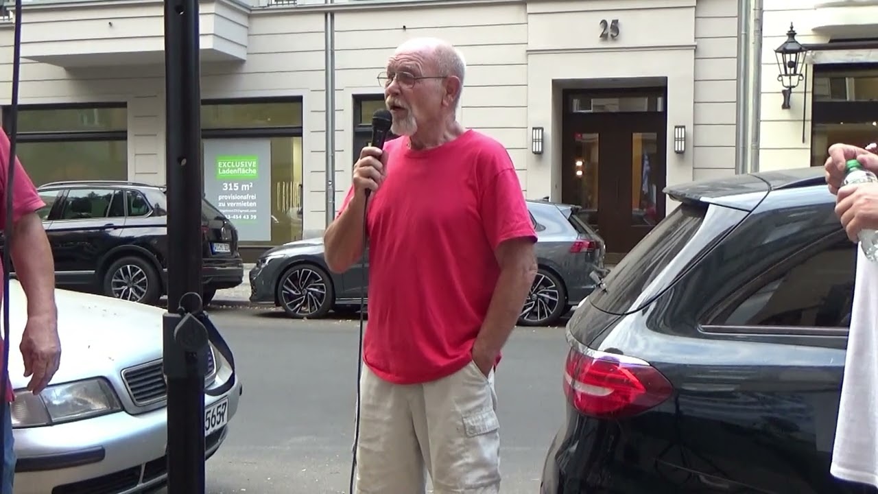 Protest-Aktion gegen den Besuch des Kriegsministers Pistorius (SPD) Offenes Mikro   1 Sprecher