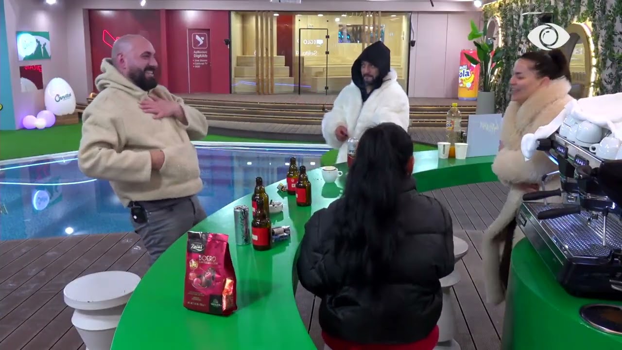 “Margarita hajde këtu…”/ Rozana hedh batuta, të qeshura mes banorëve