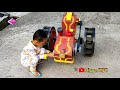 GARU Unik Terpasang Di Traktor Mainan Dari Kayu