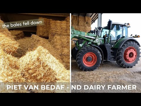 Stacking Straw Bales (49)