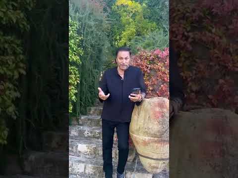 Timo Flloko reciton poezitë e tij “Miqtë”, Vera: E pyeta nëse e shkroi prej zhgënjimit